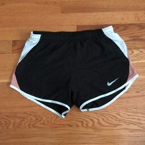 nike athletic shorts with lining and drawstrings